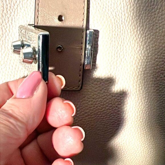 Michael Kors Crossbody - Production Sample - Picture 11 of 14